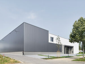 Der Neubau für die Produktion und Verwaltung im Moldengraben 47 in Kornwestheim konnte 2017 eingeweiht werden